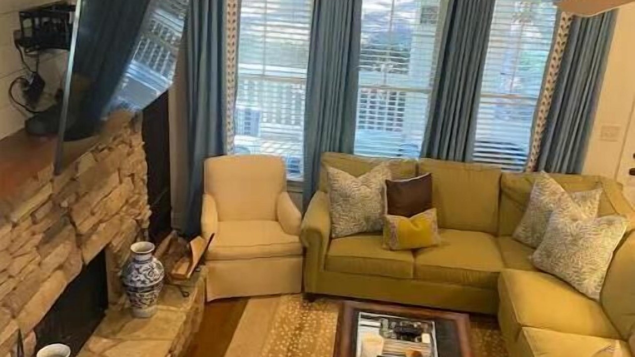 Photo of Livingroom in Reynolds Landing
