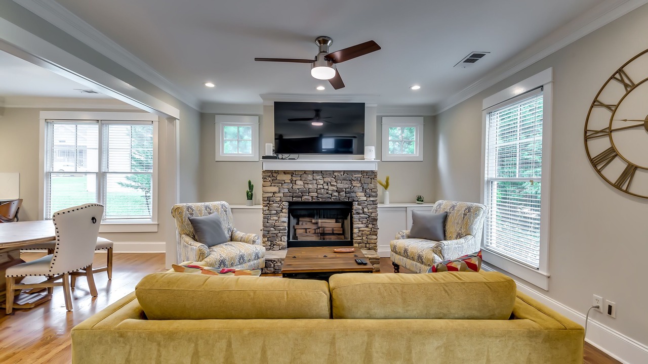 Photo of Livingroom in Eagan Park
