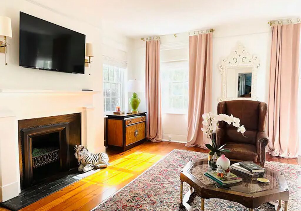 Photo of Livingroom in Historic Downtown Savannah