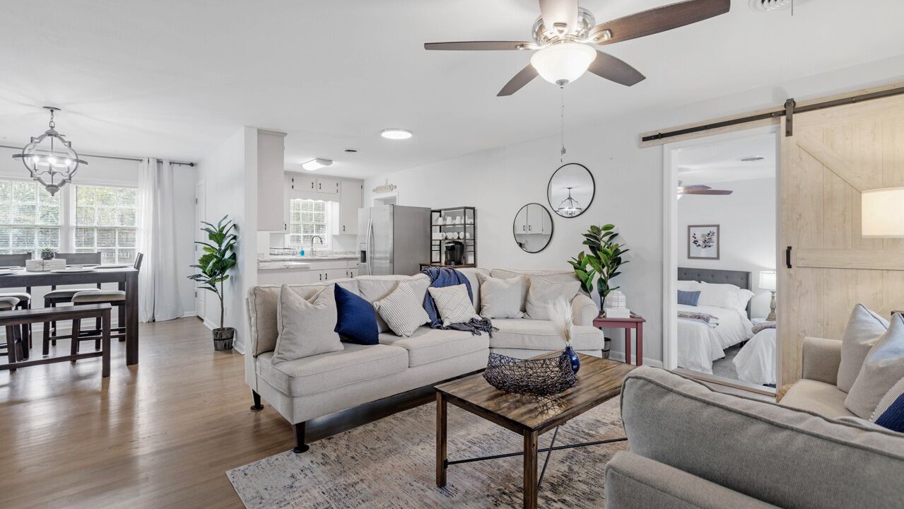 Photo of Livingroom in Tallahassee