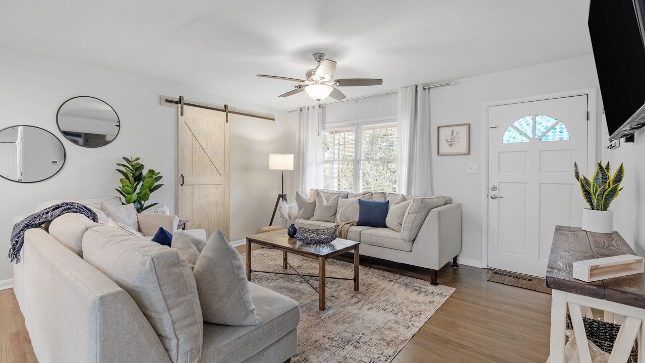Photo of Livingroom in Tallahassee