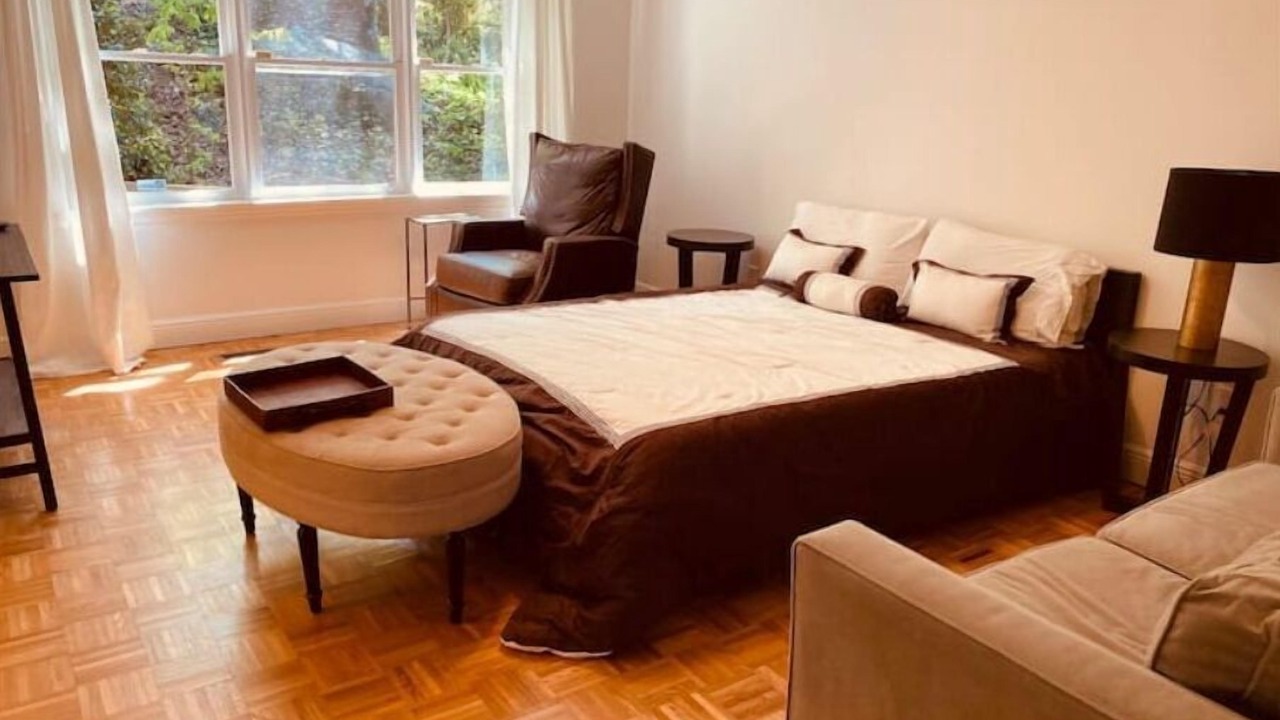 Photo of Bedroom in Crestwood South