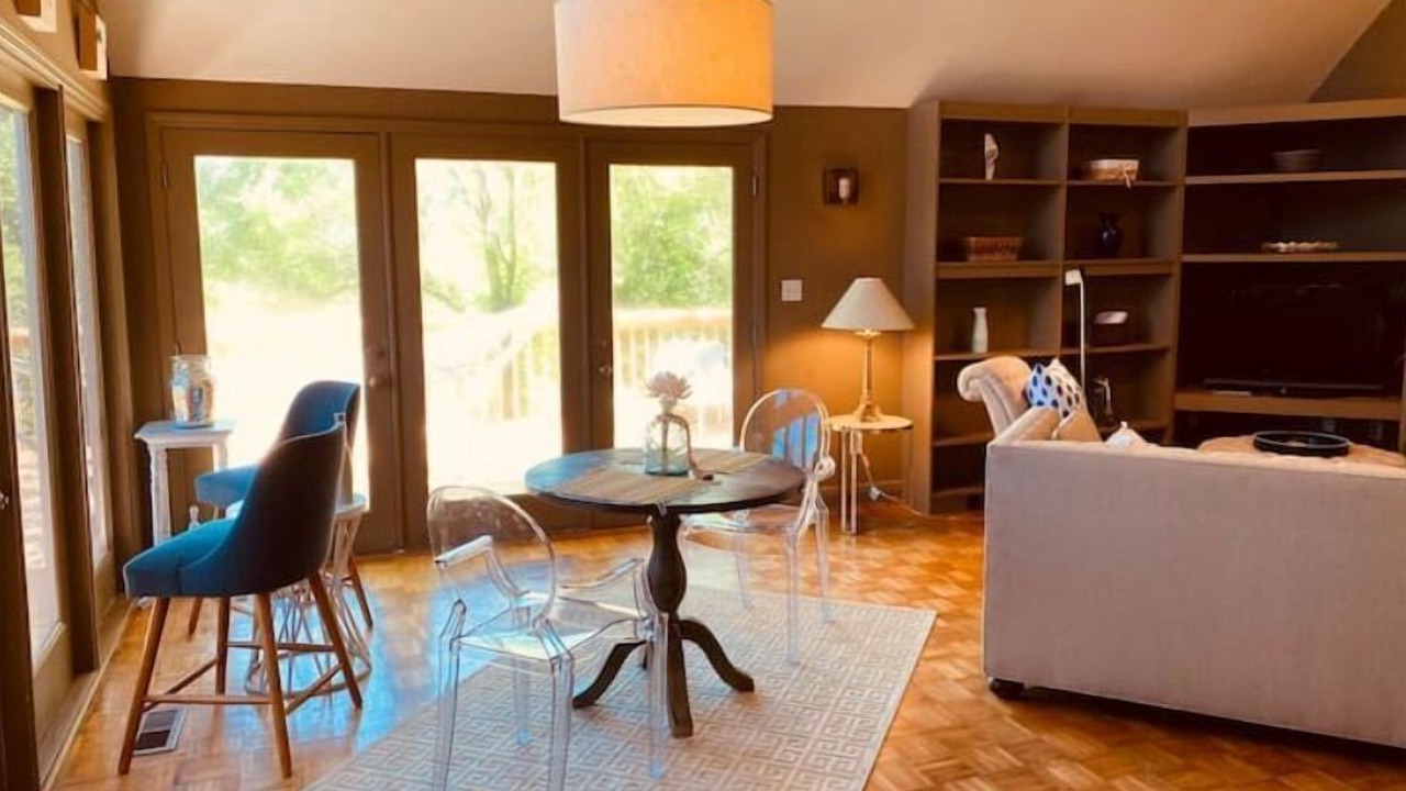 Photo of Livingroom in Crestwood South