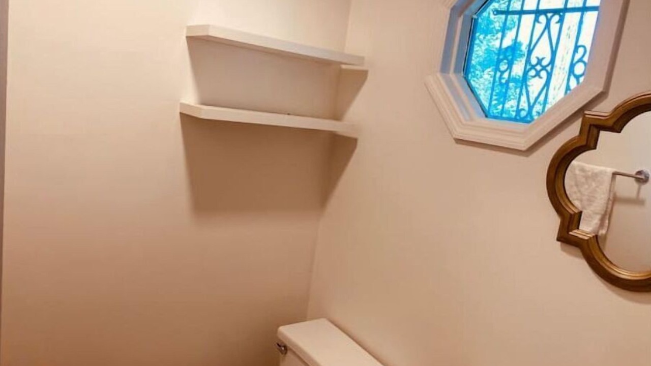 Photo of Bathroom in Crestwood South