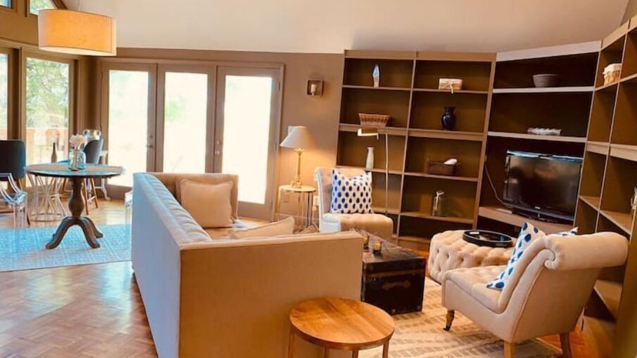 Photo of Livingroom in Crestwood South
