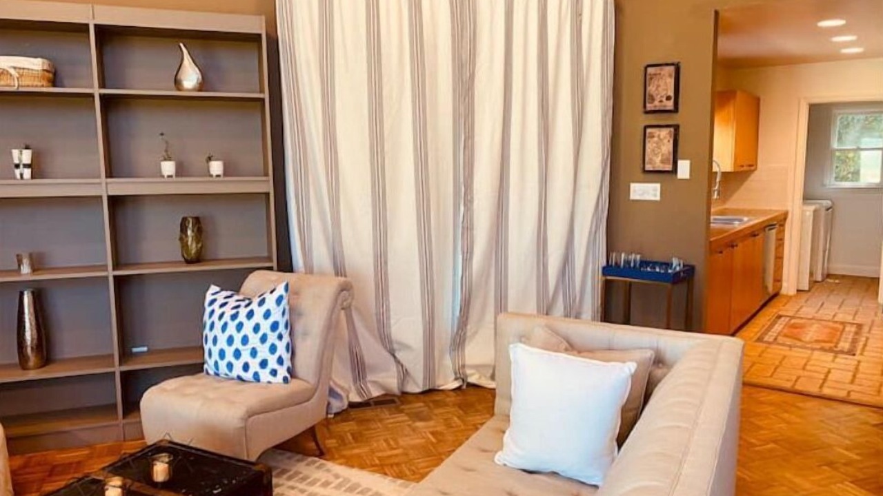Photo of Livingroom in Crestwood South