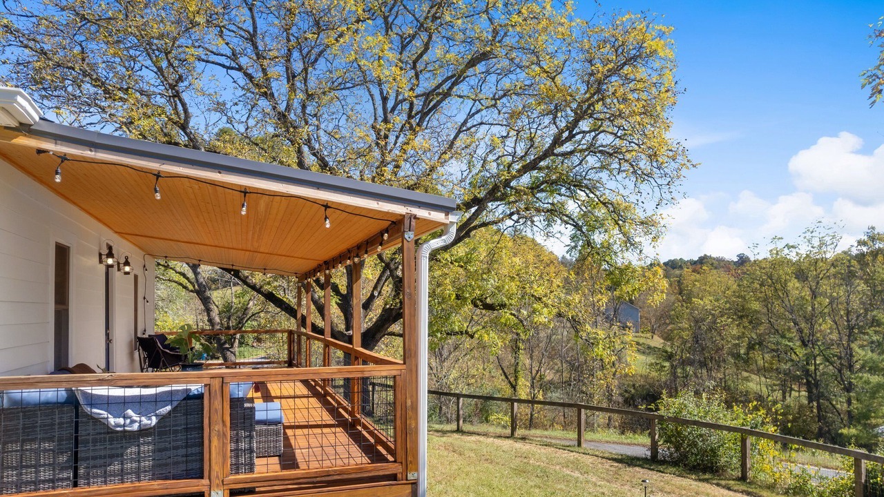 Photo of Patio Balcony in Weaverville