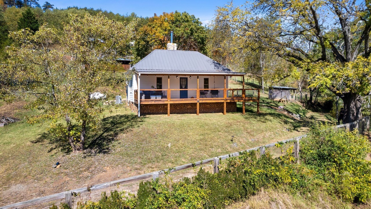 Photo of Outdoor in Weaverville