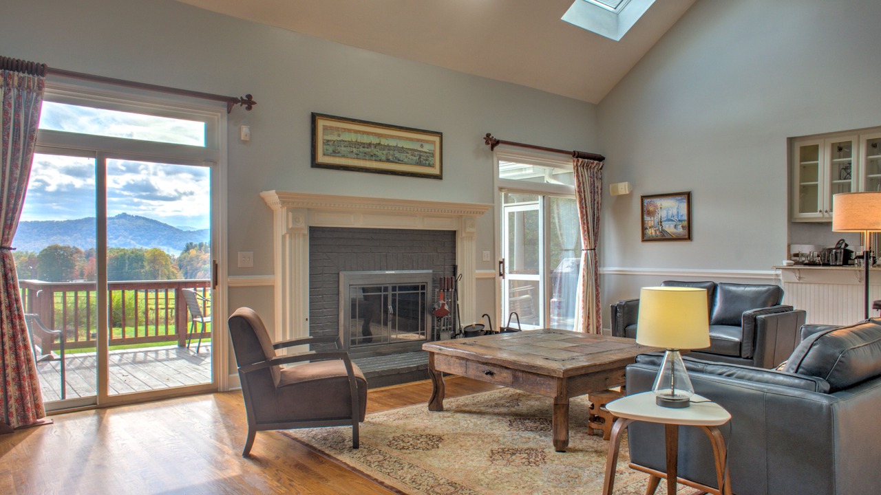 Photo of Livingroom in White Diamond Estates