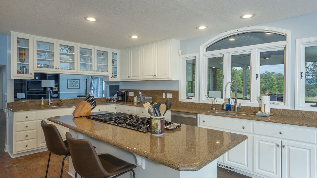 Photo of Others in White Diamond Estates