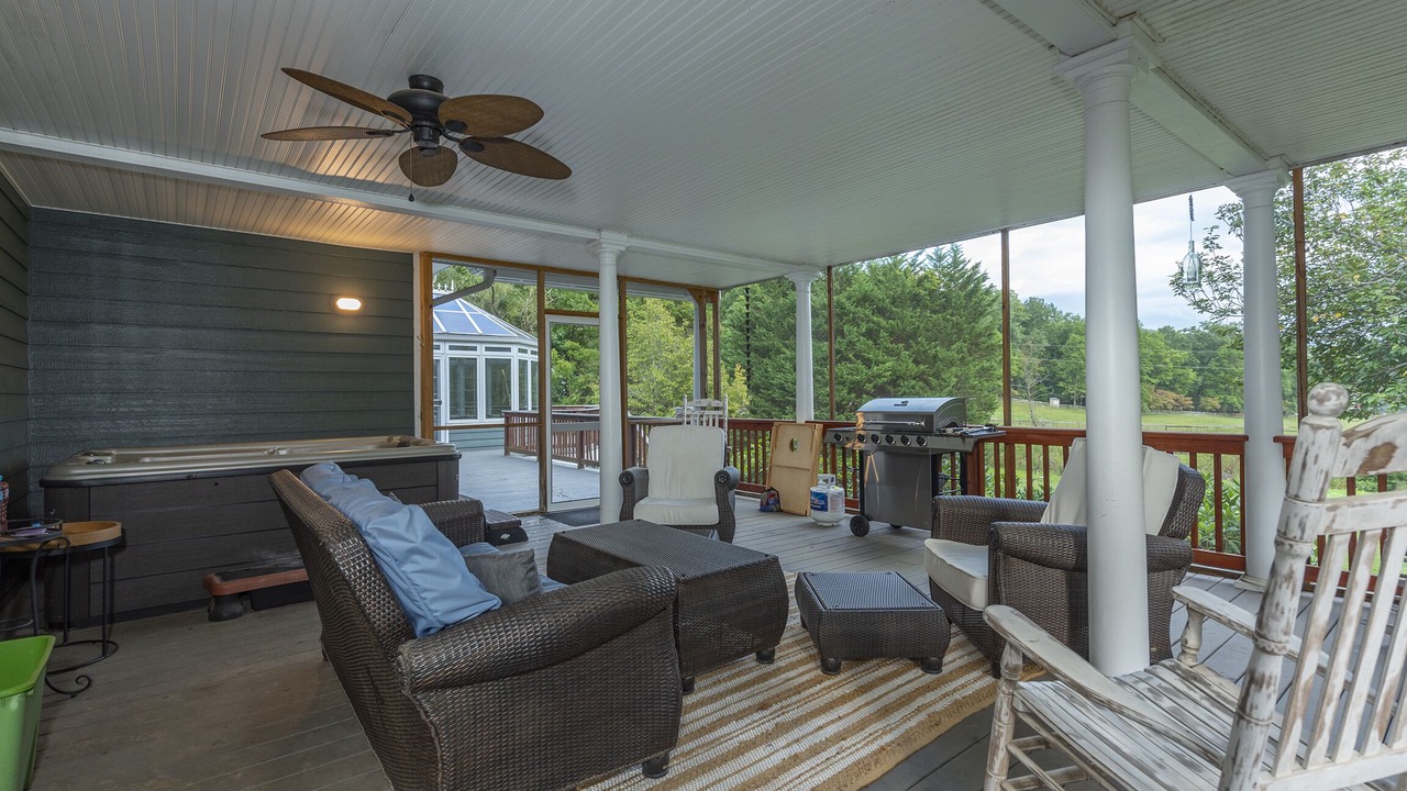 Photo of Outdoor in White Diamond Estates