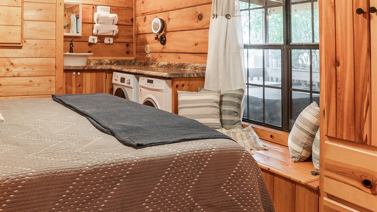 Photo of Bedroom in Hot Springs