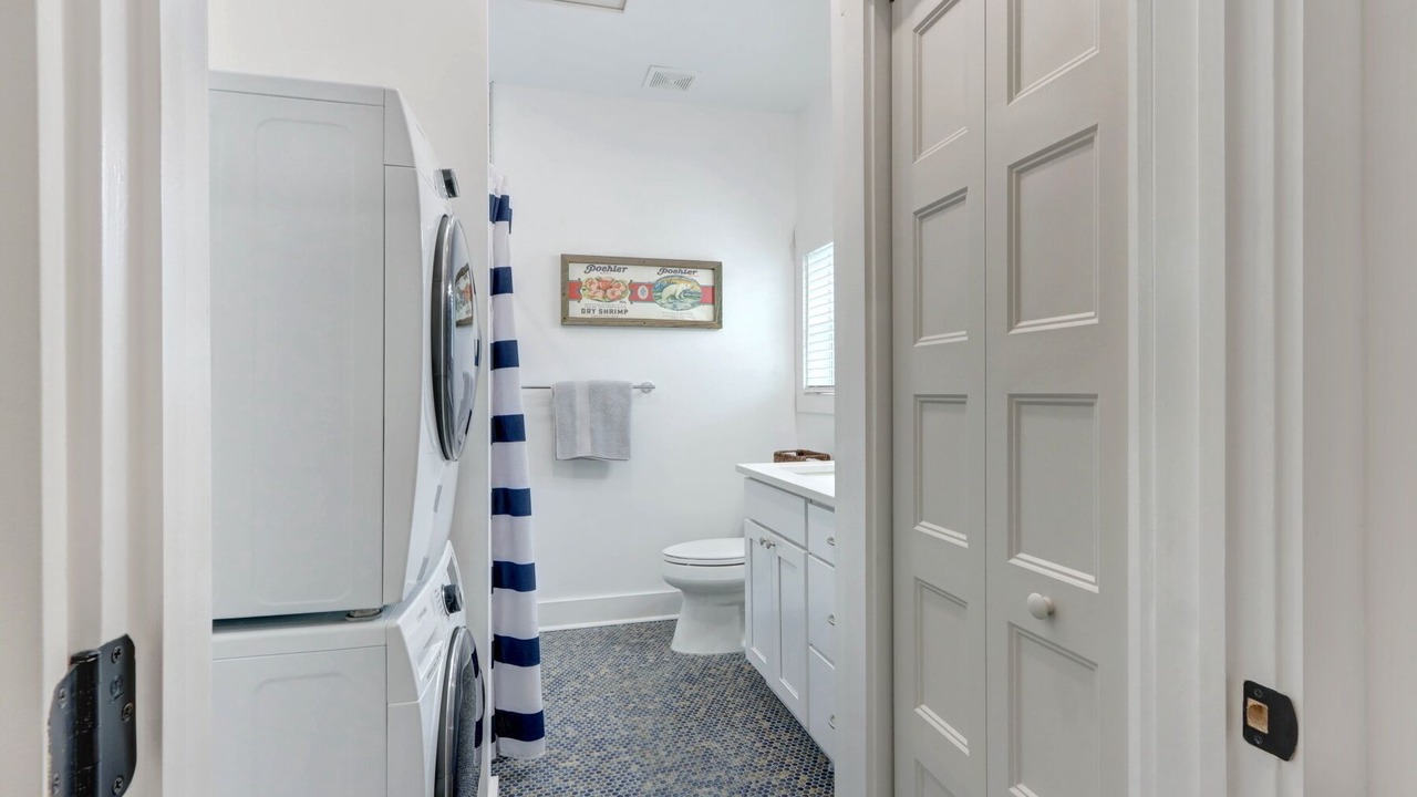 Photo of Bathroom in Thunderbolt