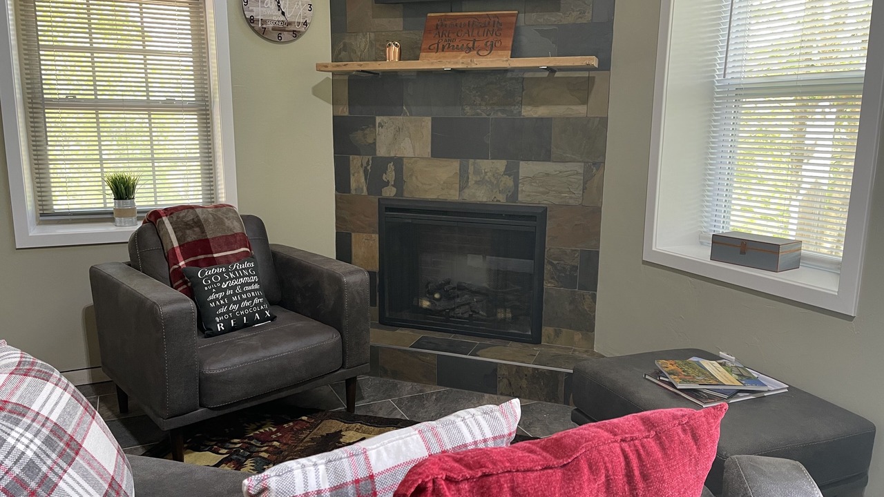 Photo of Livingroom in Mars Hill