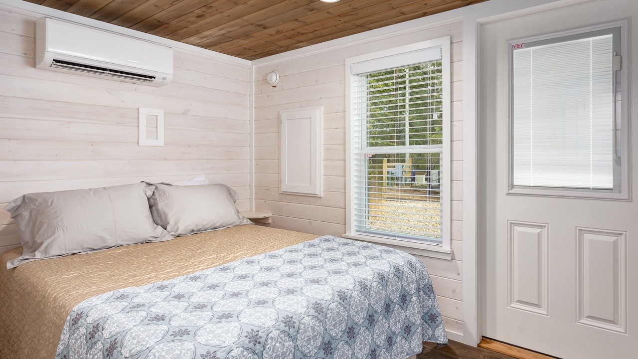 Photo of Bedroom in Muscle Shoals