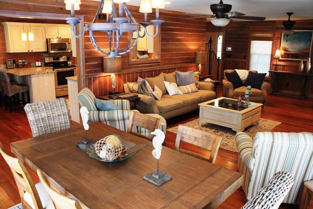 Photo of Livingroom in Ocean Ridge