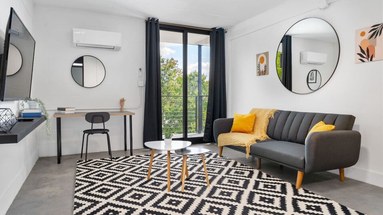 Photo of Livingroom in Virginia Highland