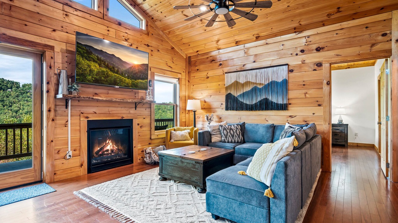 Photo of Livingroom in Maggie Valley