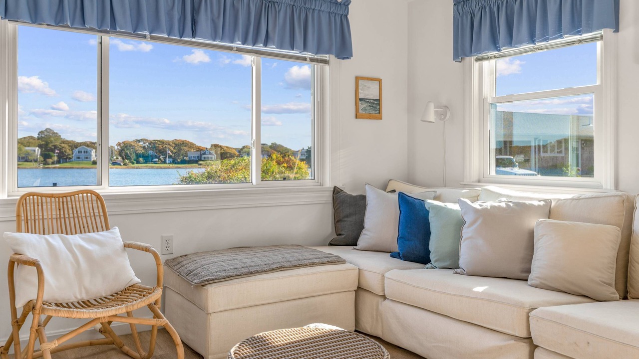 Photo of Livingroom in Falmouth Heights