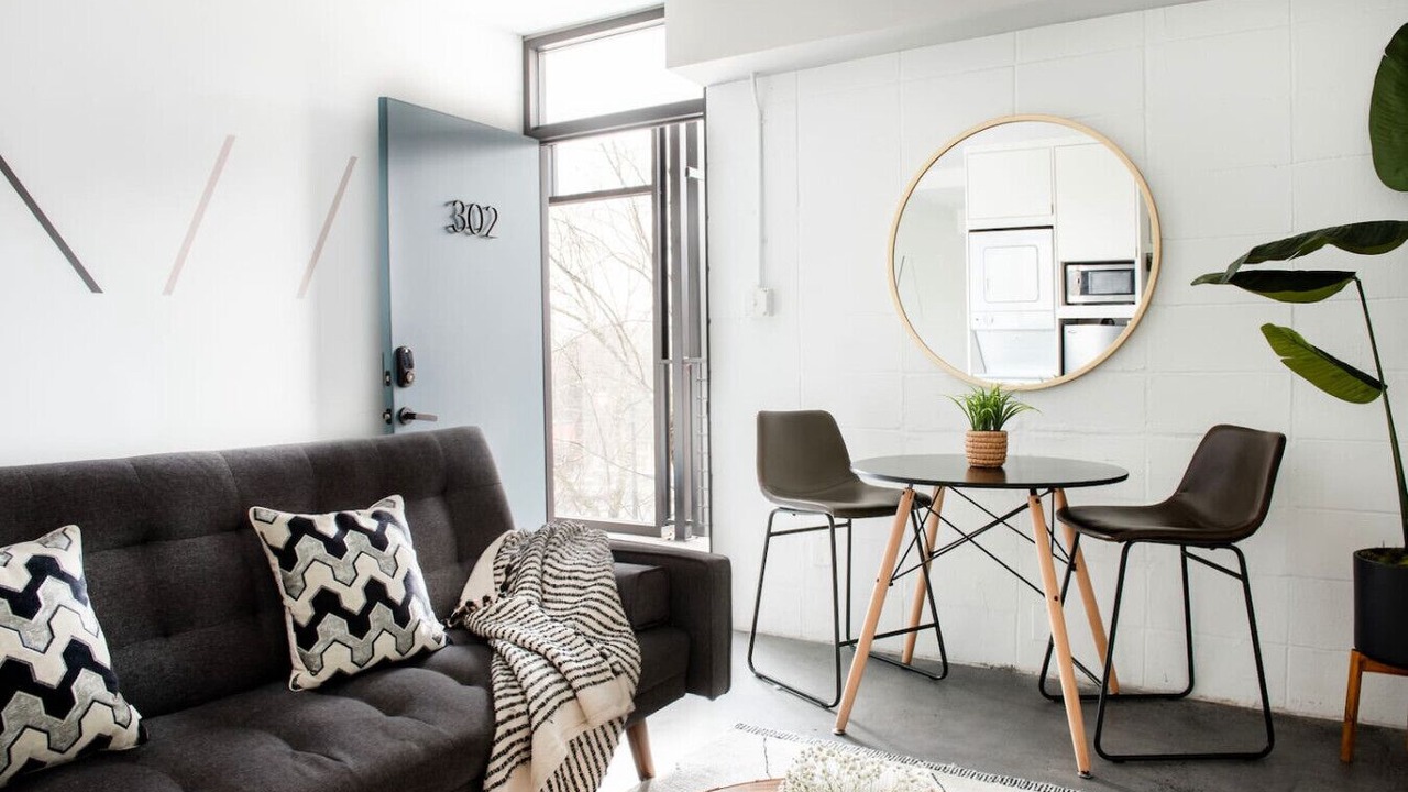 Photo of Livingroom in Virginia Highland