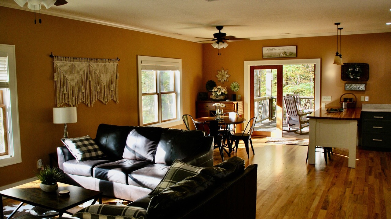 Photo of Livingroom in Sylva