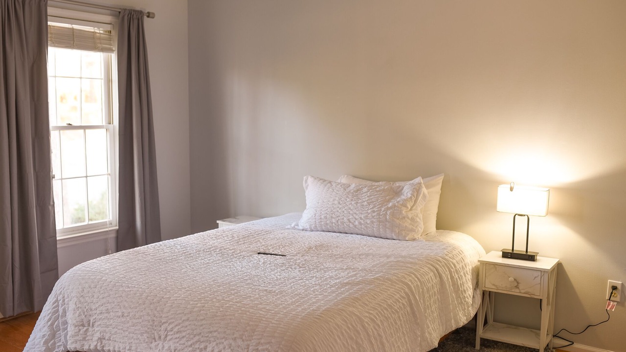 Photo of Bedroom in Martinez