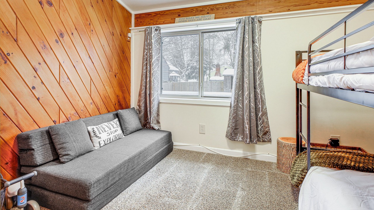 Photo of Livingroom in Warrensburg