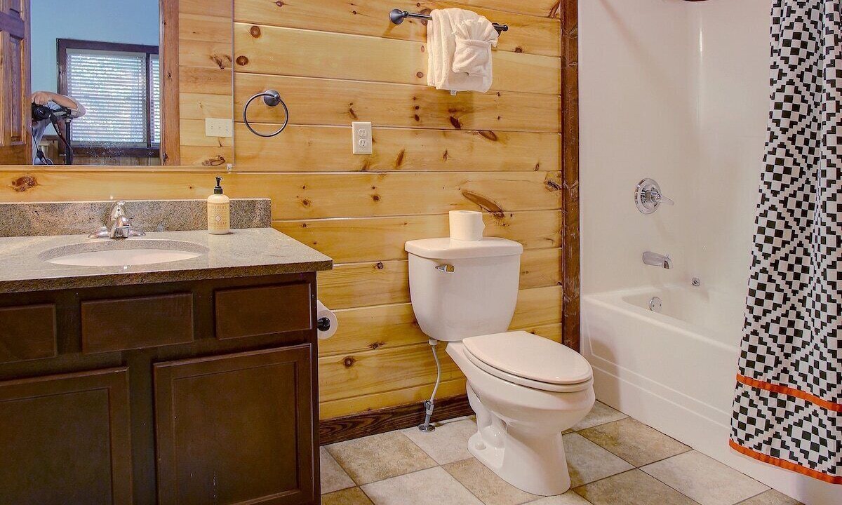 Photo of Bathroom in Cosby