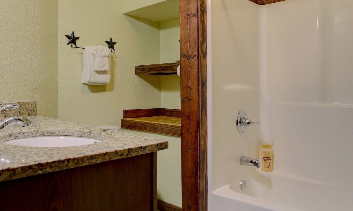 Photo of Bathroom in Cosby