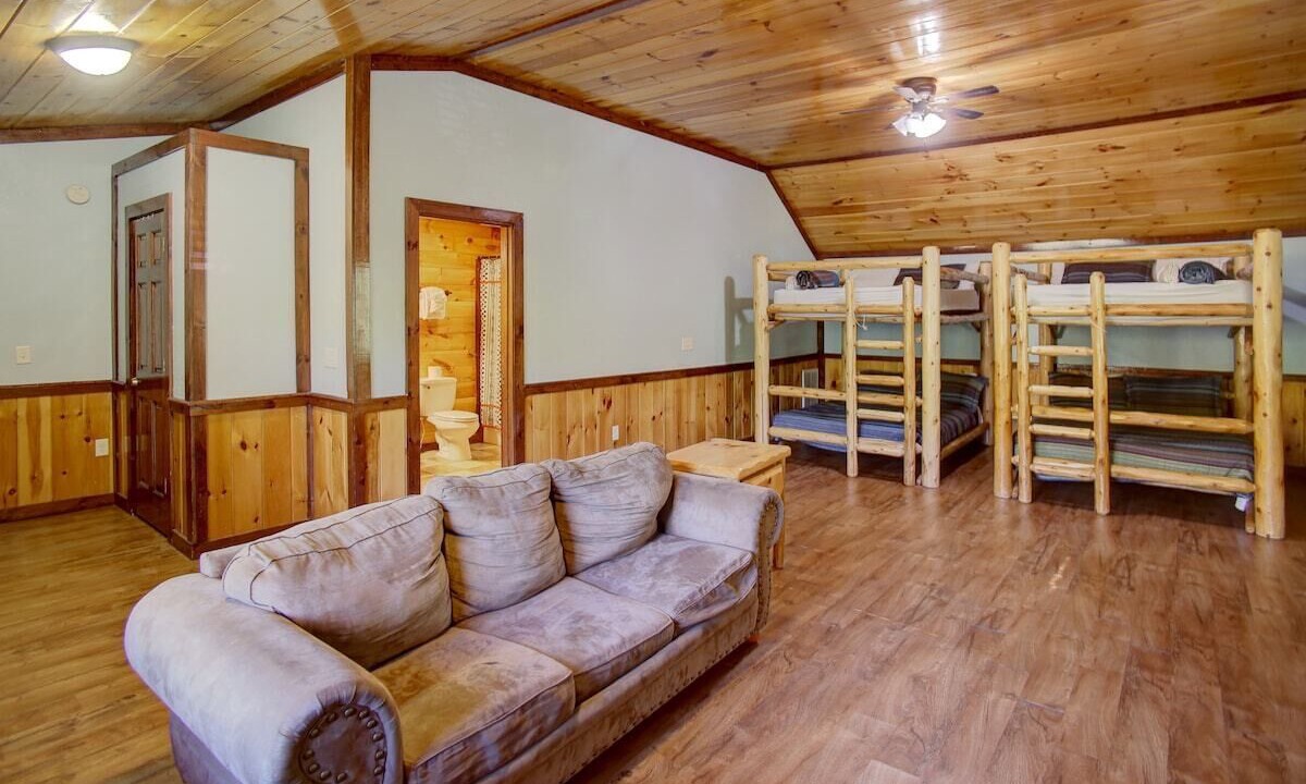 Photo of Livingroom in Cosby