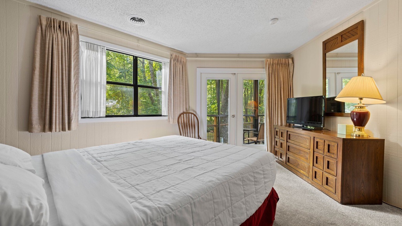 Photo of Bedroom in Maggie Valley