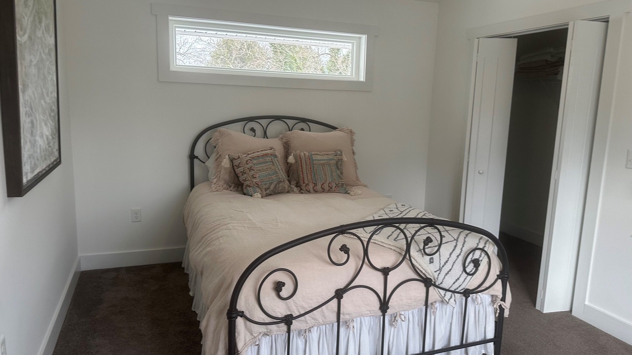 Photo of Bedroom in Falconhurst