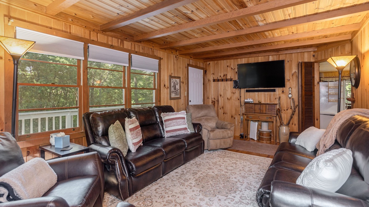 Photo of Livingroom in Lake Toxaway