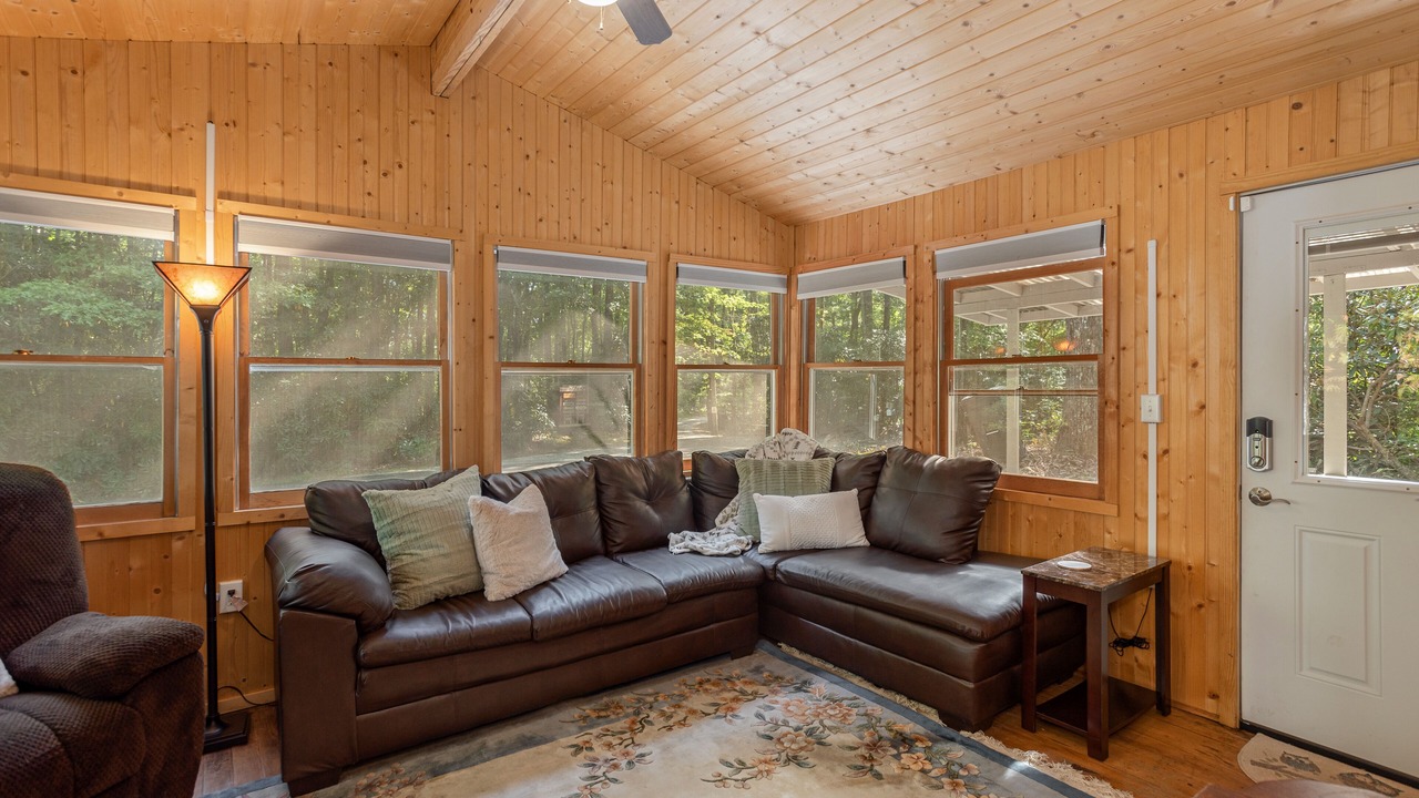 Photo of Livingroom in Lake Toxaway