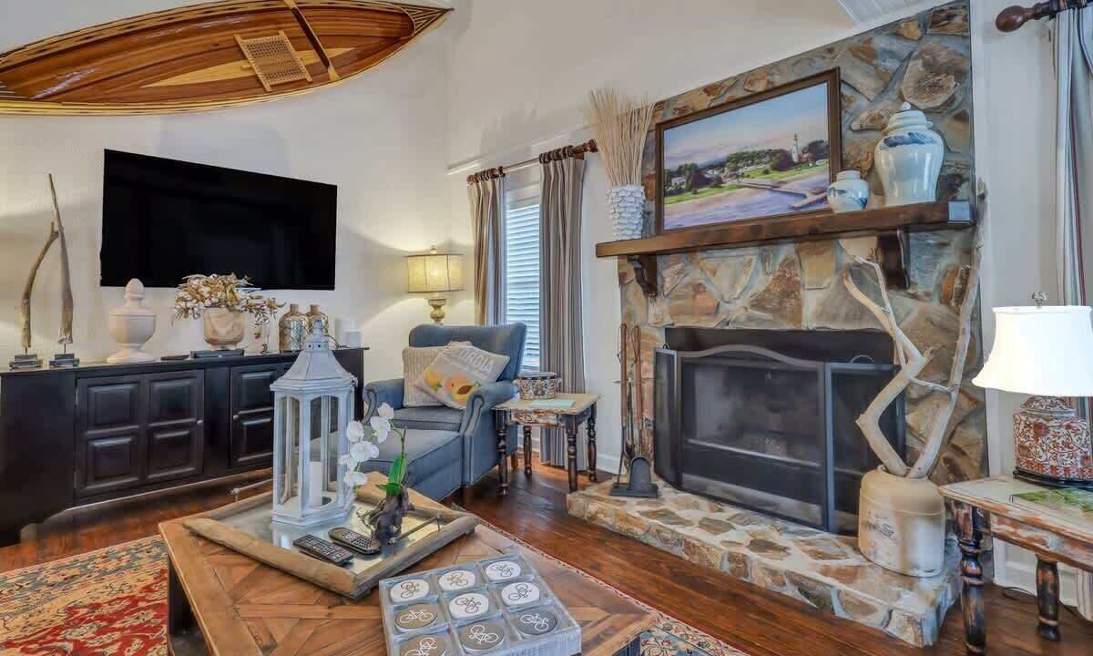 Photo of Livingroom in King City