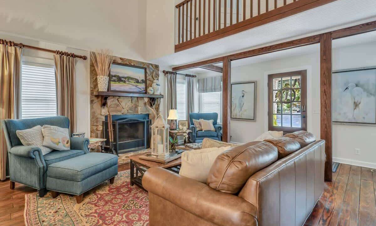 Photo of Livingroom in King City
