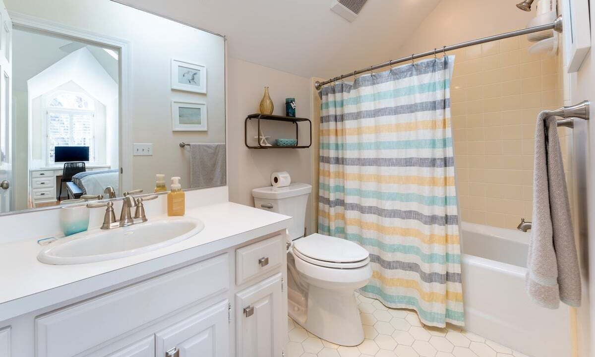 Photo of Bathroom in King City