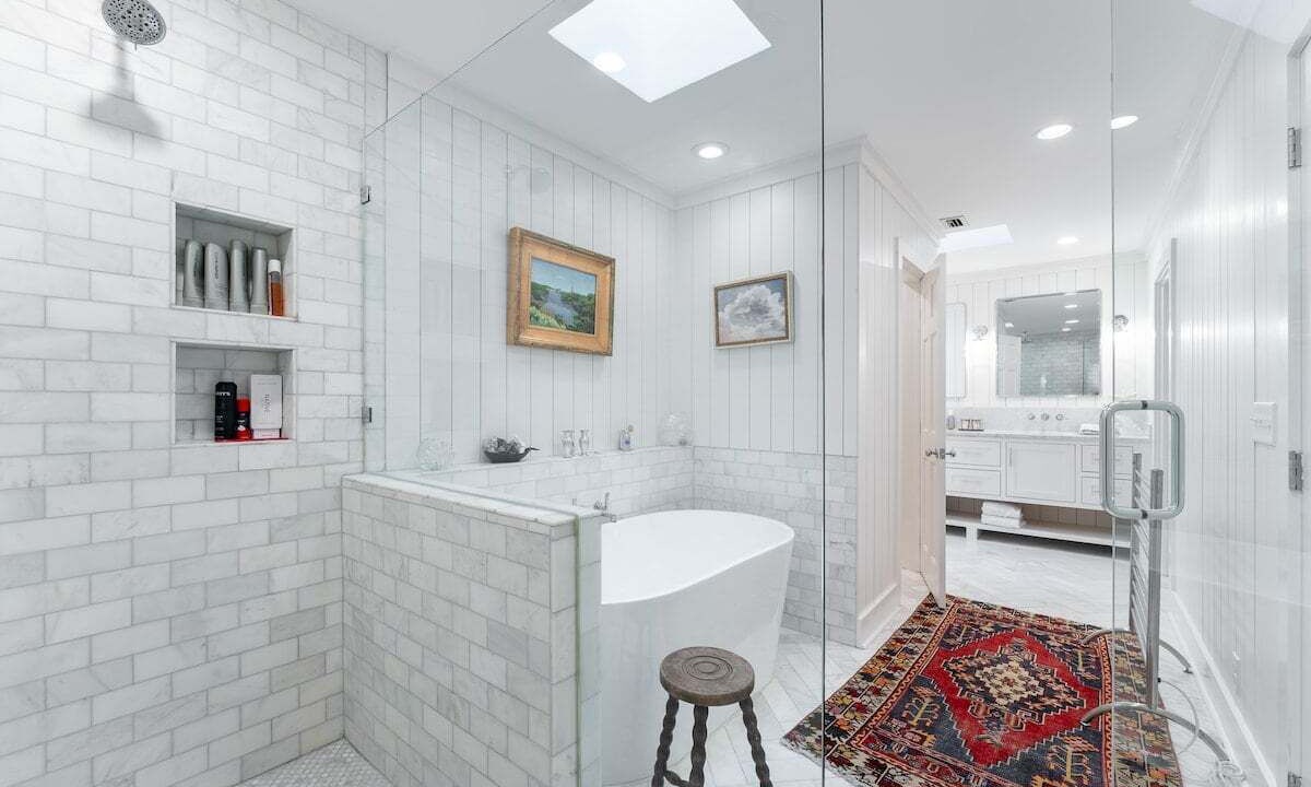 Photo of Bathroom in King City
