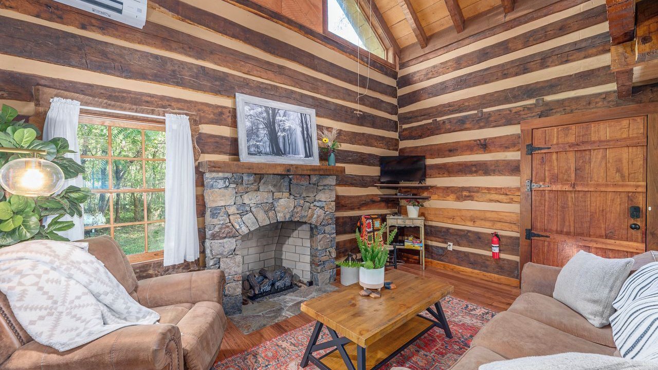 Photo of Livingroom in Hot Springs