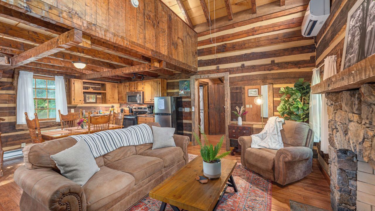Photo of Livingroom in Hot Springs