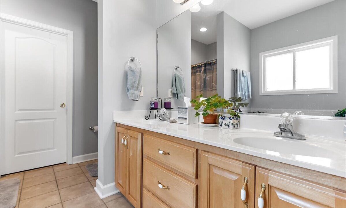 Photo of Bathroom in Dock Junction