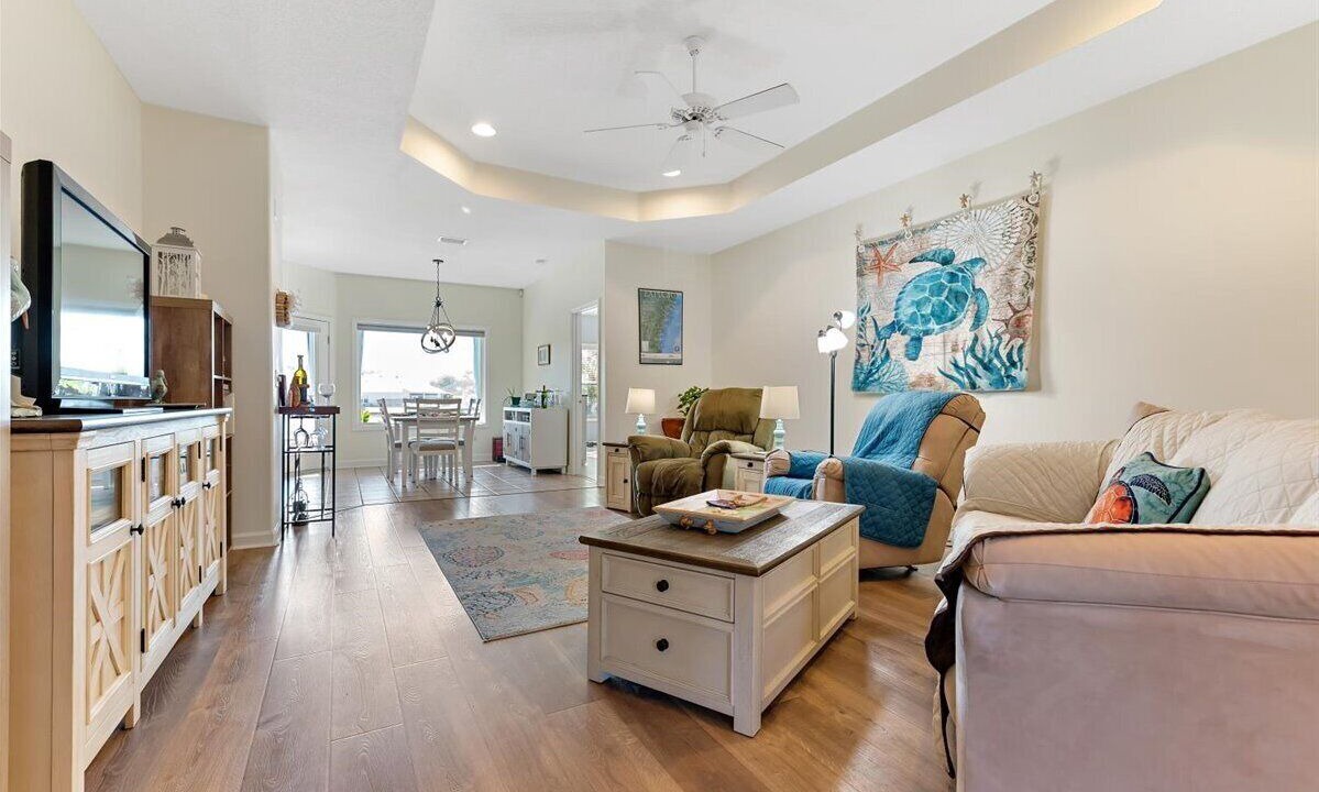 Photo of Livingroom in Dock Junction