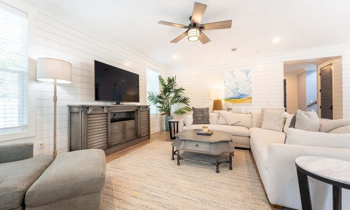 Photo of Livingroom in Saint Simons Island