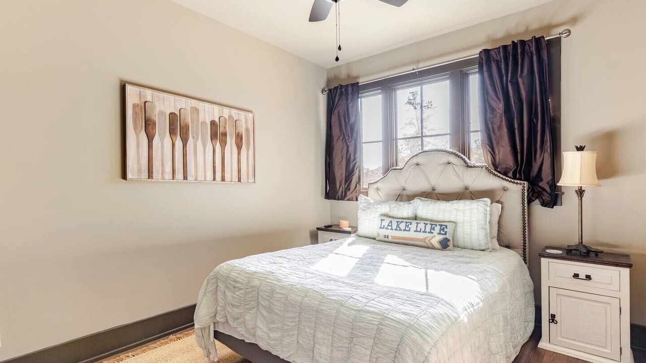 Photo of Bedroom in Logan