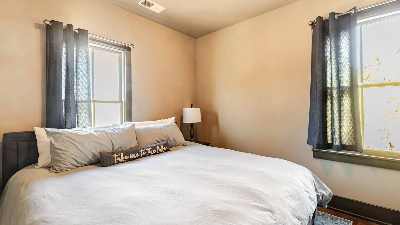 Photo of Bedroom in Logan