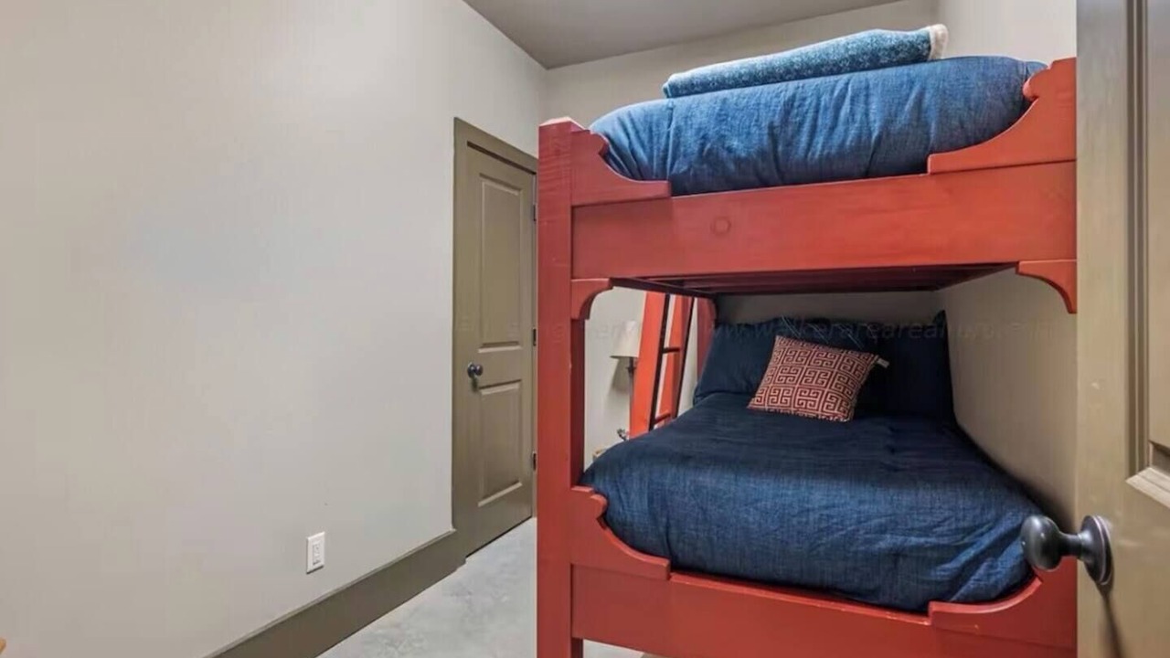 Photo of Bedroom in Logan
