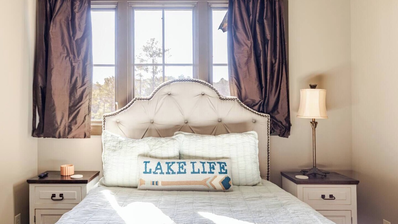 Photo of Bedroom in Logan