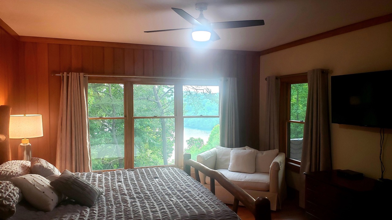 Photo of Bedroom in Tuckasegee