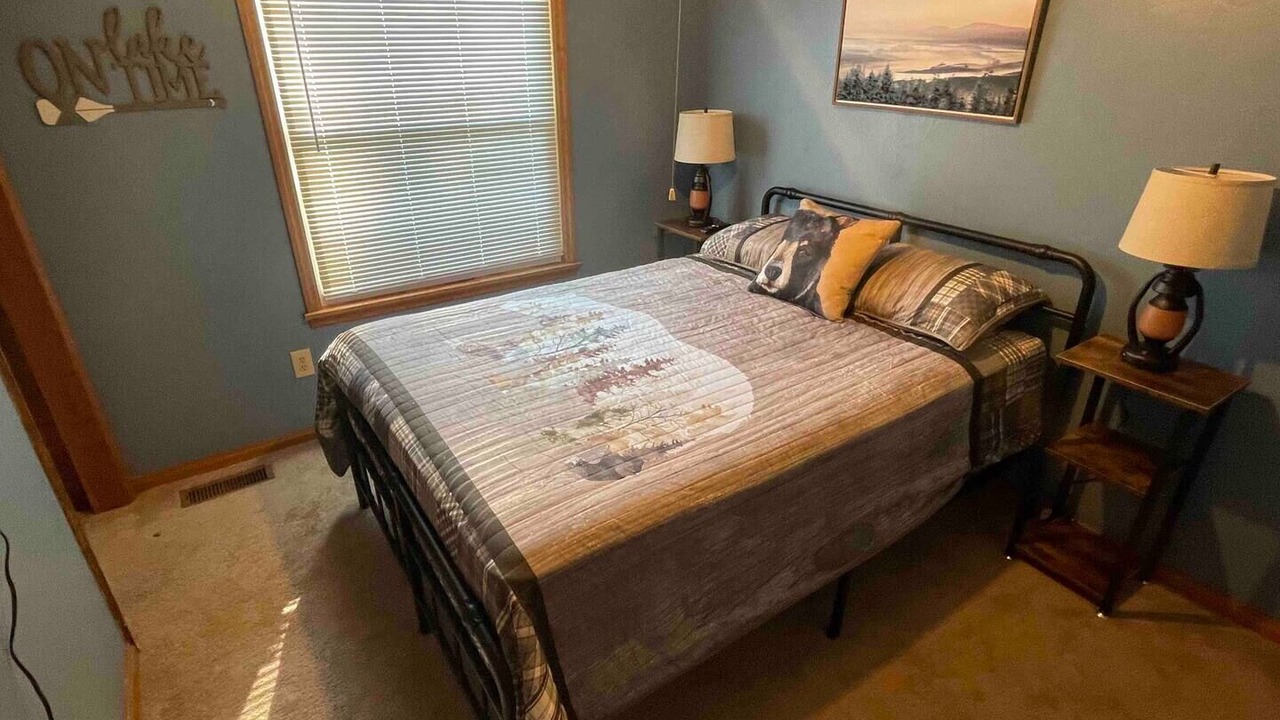 Photo of Bedroom in Guntersville