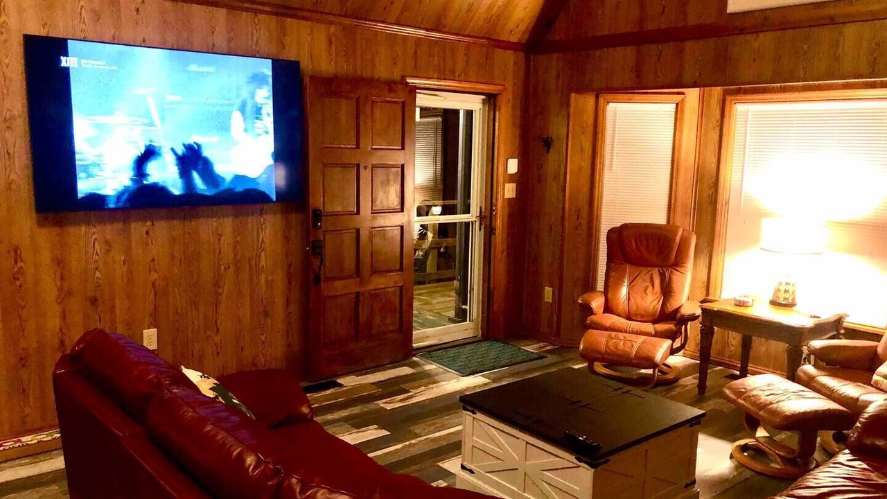 Photo of Livingroom in Guntersville